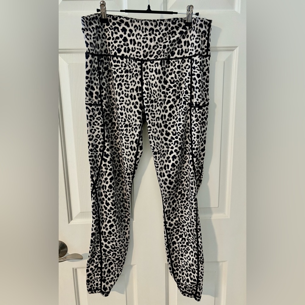 G4free leopard Print Yoga Pants. Gently Worn. XXL